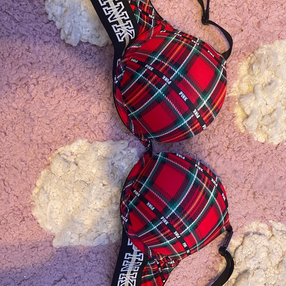 PINK Victoria’s Secret super push up bra